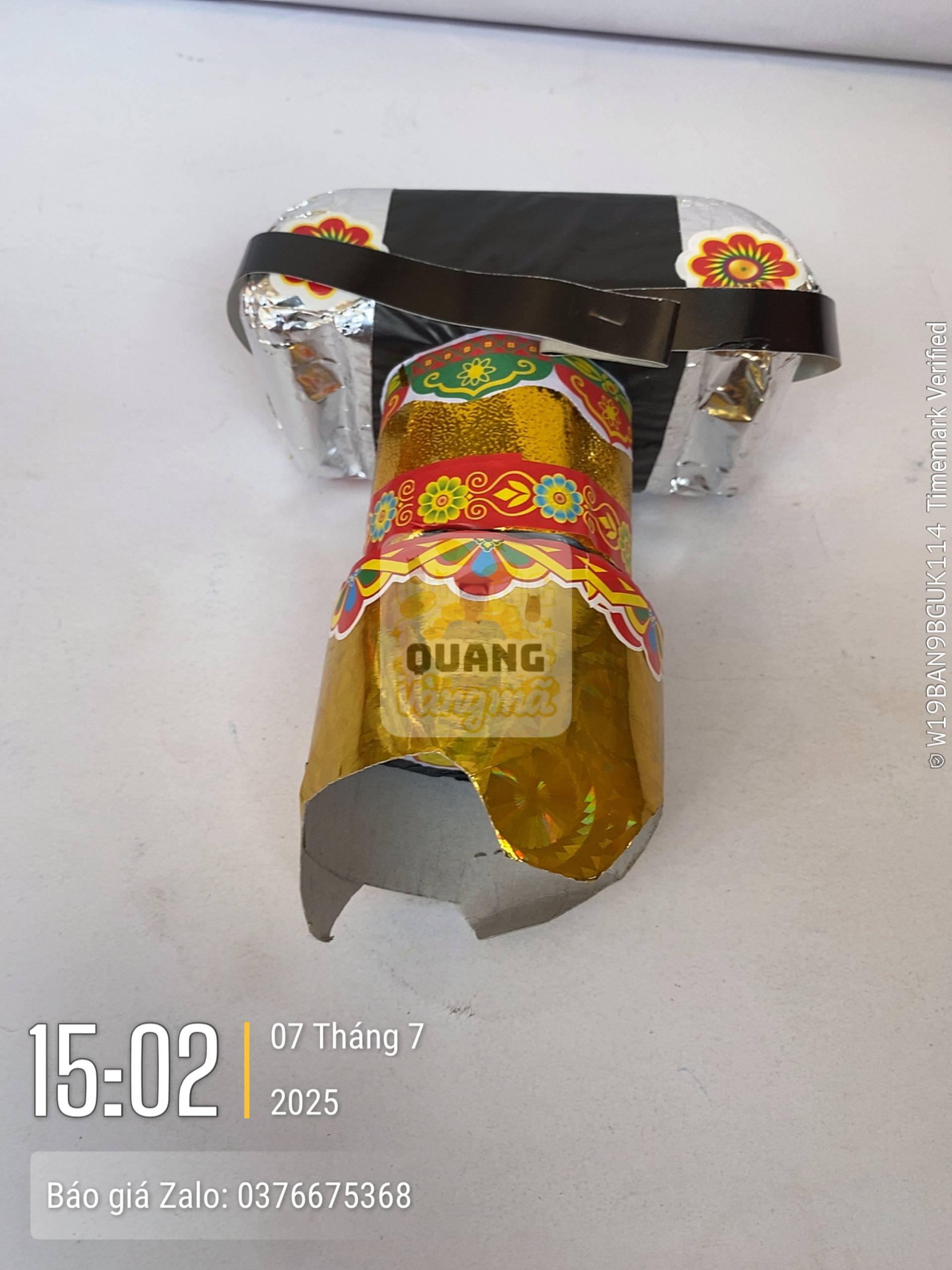 Máy ảnh.